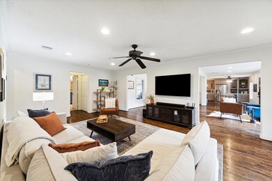 4319 Piney Woods Dr, Houston, TX 77018 - photo 4