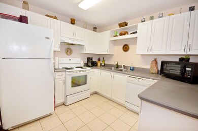2829 Full Kitchen