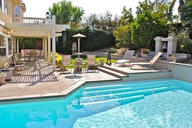 Sparkling pool is so inviting!!