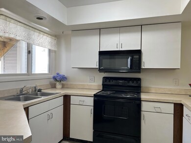 2304 Creekside Dr unit 44, Newark, DE 19711 - photo 7