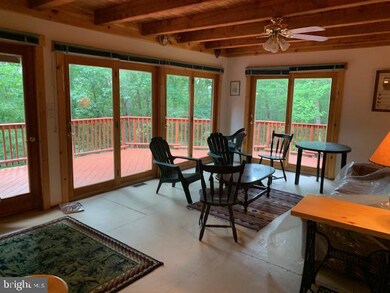 836 Live Oak Ln, Great Cacapon, WV 25422 - photo 2