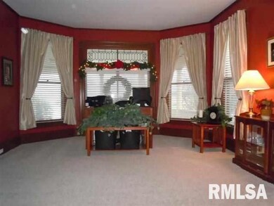 619 N Union St, Lincoln, IL 62656 - photo 4