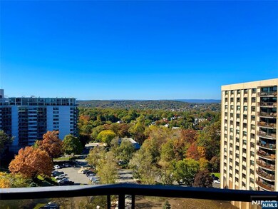 2 Claridge Dr unit 11JE, Verona, NJ 07044 - photo 2