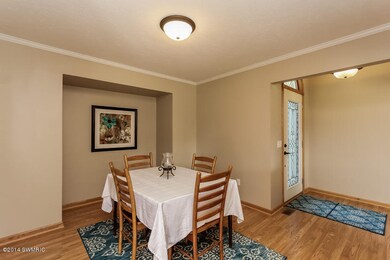 008-Dining_Room-1252950-mls