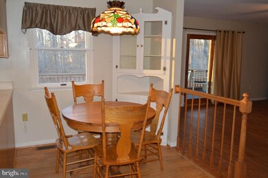 7118 Carmae Rd, Sykesville, MD 21784 - photo 6