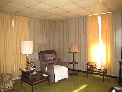 229 E Glendale St, Princeton, IN 47670 - photo 2