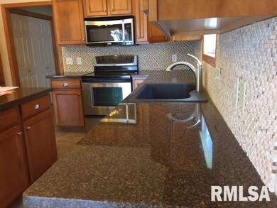 1646 W 67th St, Davenport, IA 52806 - photo 4