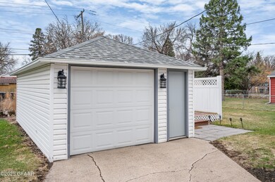 2. 2011 2nd Ave N - Garage Exterior