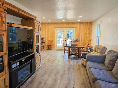 931 W 3rd St, Weiser, ID 83672 - photo 3