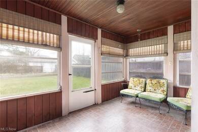 3 season room off dining room