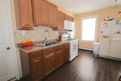 683 3rd Ave, Woonsocket, RI 02895 - photo 3