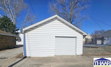 602 N 13th St, Terre Haute, IN 47807 - photo 4