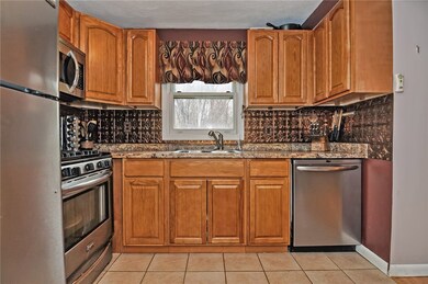 85 Reed St unit 4, Warwick, RI 02886 - photo 4