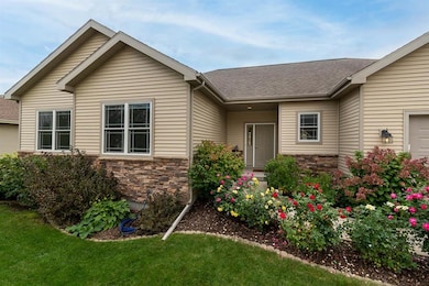 5203 Buttonbush Dr, Fitchburg, WI 53711 - photo 3