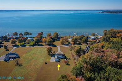 602 Cedar Pointe Dr, Weems, VA 22576 - photo 2