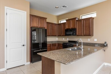 4) KITCHEN