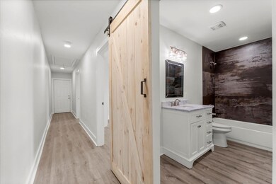 4049 Lucille St unit B, Houston, TX 77026 - photo 2