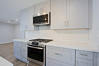 4224 N 36th St, Phoenix, AZ 85018 - photo 7