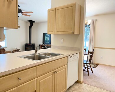 17205 Kingsburg Rd, Bend, OR 97707 - photo 7