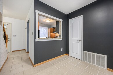 709 Garland Cir unit A, Kalamazoo, MI 49008 - photo 3