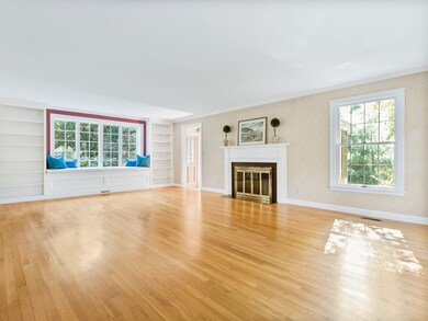 179 Winding River Rd, Wellesley, MA 02482 - photo 2