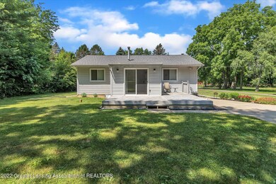 03-2107-S-Waverly-Rd-WindowStill-Real-Es