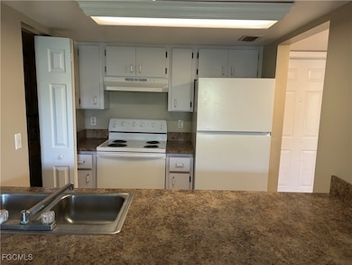 211 Park Ave unit 15, Labelle, FL 33935 - photo 3