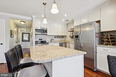 419 S Sharp St, Baltimore, MD 21201 - photo 2