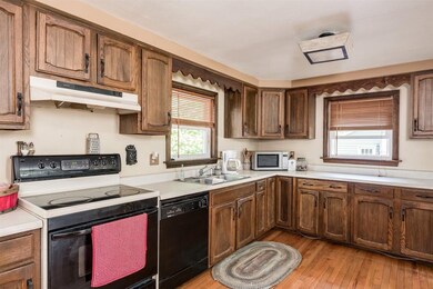 21 Rochester Ave, Rochester, NH 03867 - photo 2