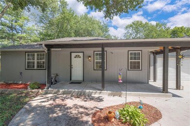 405 S Jefferson St, Raymore, MO 64083 - photo 4