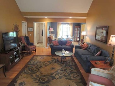 7159 Mallard Ct, Niagara Falls, NY 14304 - photo 7