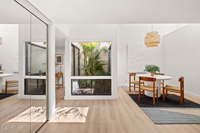 705 E Corte Oro