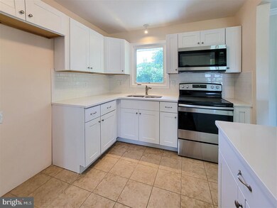 41 Taylor Rd, Conshohocken, PA 19428 - photo 3