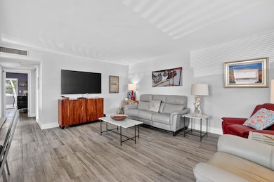 360 Flanders H, Delray Beach, FL 33484 - photo 3