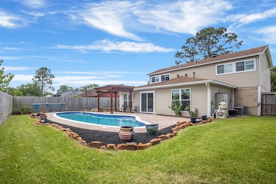 301 E Castle Harbour Dr, Friendswood, TX 77546 - photo 2