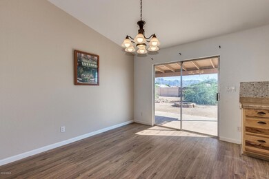 Arizona Rd dining area
