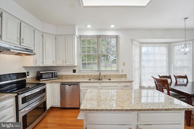 3663 Thomasson Crossing Dr, Triangle, VA 22172 - photo 4