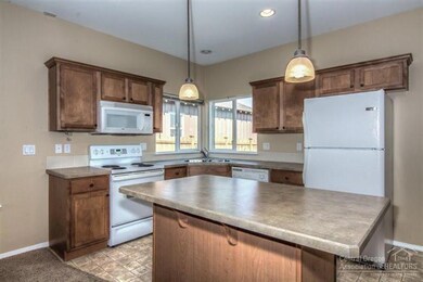 20672 Songbird Ln, Bend, OR 97702 - photo 7