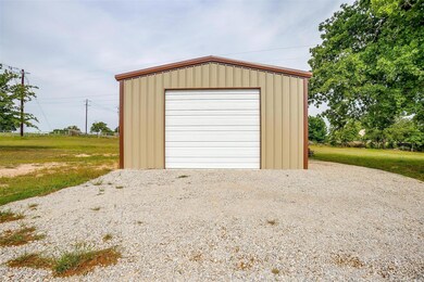 550 Sandlin Ln, Springtown, TX 76082 - photo 2