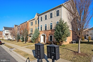 25082 Balcombe Terrace, Chantilly, VA 20152 - photo 3