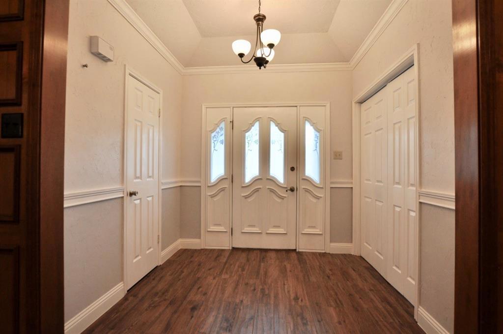 103 Briarhaven Blvd, Weatherford, TX 76086 - photo 2