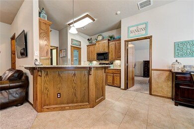528 Madeline Ln, Moore, OK 73160 - photo 7