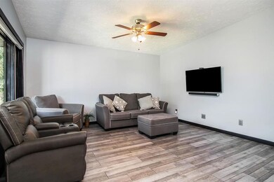 763 N Clark St, Nappanee, IN 46550 - photo 5