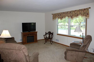4211 Rownd St, Cedar Falls, IA 50613 - photo 6