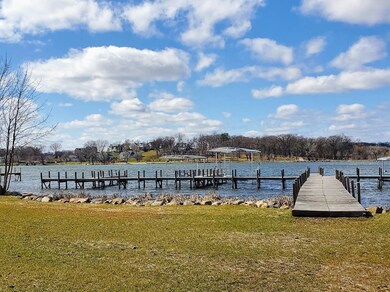 413 Strauss Unit 14 Ave, Green Lake, WI 54941 - photo 5