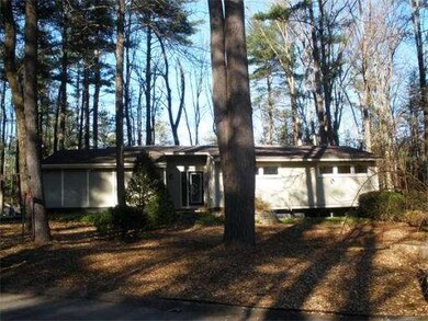 32 Hickory Ln, Amherst, MA 01002 - photo 7