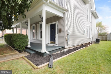 32 E 2nd St, Waynesboro, PA 17268 - photo 2