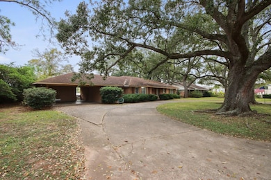 907 Gondola St, Sugar Land, TX 77478 - photo 2