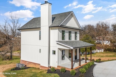 106 S Front St, Friendsville, TN 37737 - photo 4