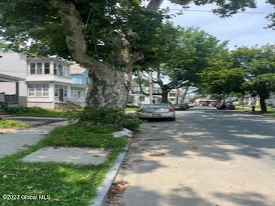 23 Barrows St, Albany, NY 12209 - photo 4